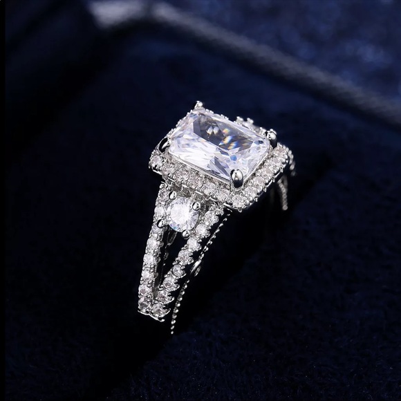 New Women’s 925 Silver Beautiful Romantic Diamond Ring - Picture 5 of 6